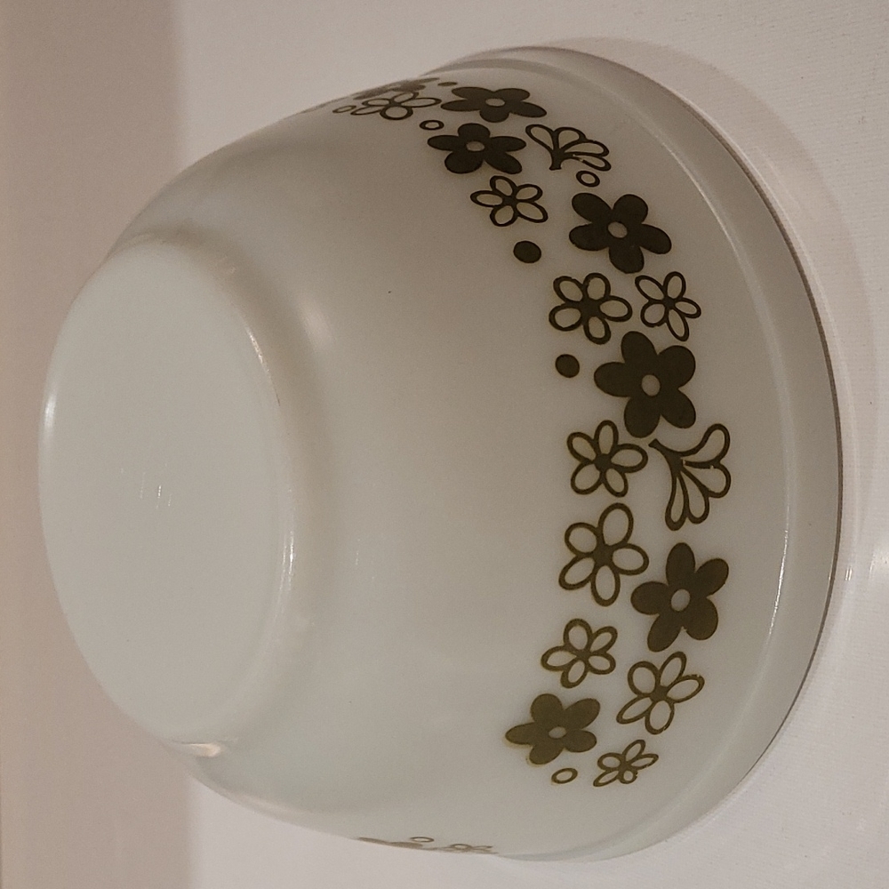 (#2) Vintage Pyrex spring blossom crazy daisy bowl 402-1.5l